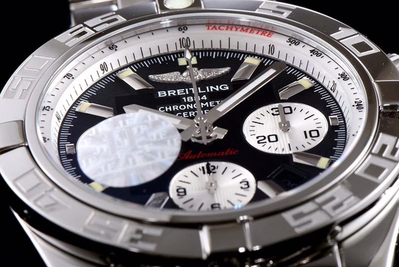 Breitlingtop-tierhigh-quality replica watch aviation chronograph series AB011011 men's steel bracelet mechanical watch detail shots