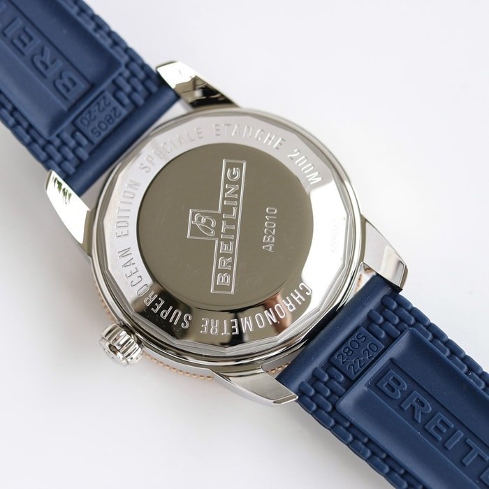 top-tier replica watch Breitling men's white dial super ocean culture series mechanical watch back cover picture