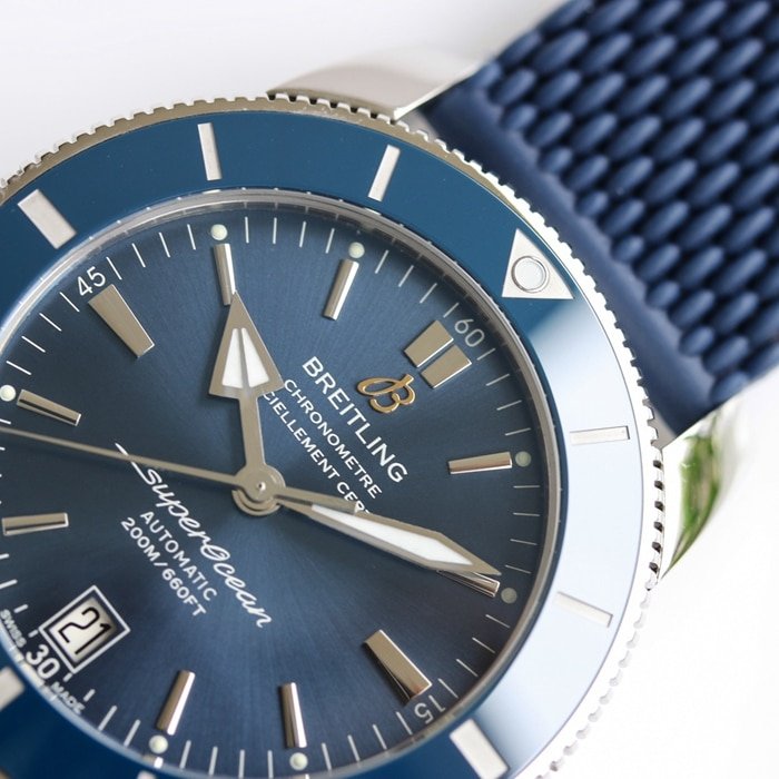 top-tier replica watch Breitling men's blue dial super ocean culture mechanical watch detail shots