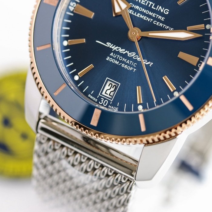 top-tier replica watch Breitling men's blue dial super ocean culture mechanical watch detail shots