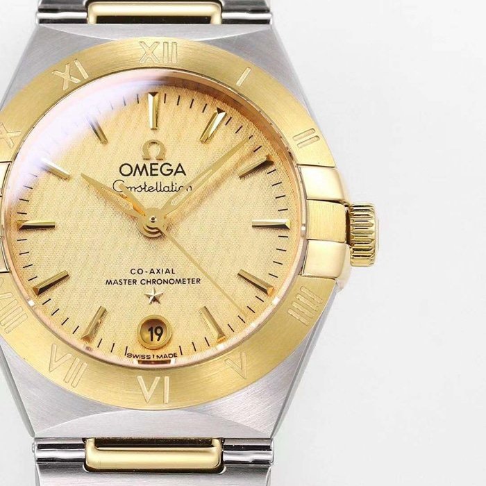 top-tier replica watch Omega women's gold plate constellation series steel bracelet watch front view