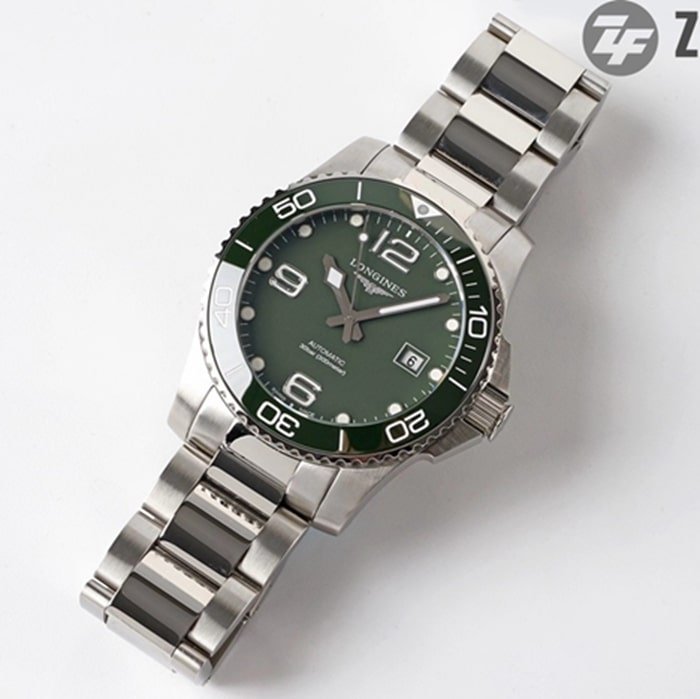 top-tier replica watch Longines men's green dial Concas series mechanical steel bracelet watch front view