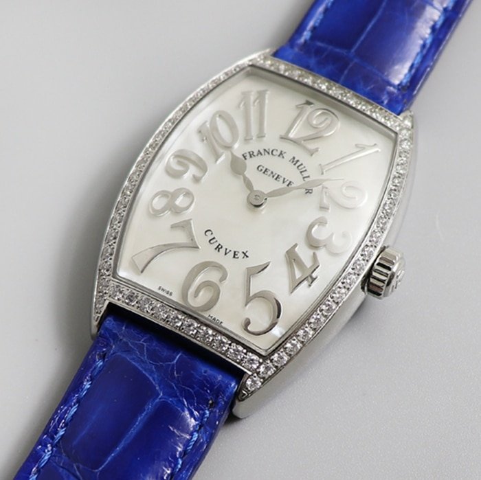Top-tier replica watch Franck Muller women's white dial barrel quartz watch front view