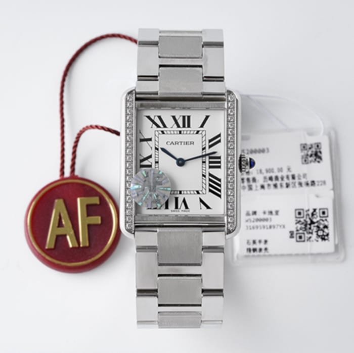 Cartier Premium Cartier Cartier Montre pour femme avec bracelet en acier inoxydable et série Tank à quartz — detailed review and buying guide | Watch Replica Expert