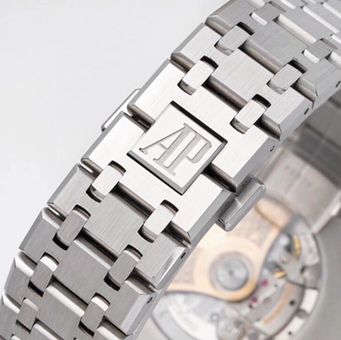 top-tier replica watch Audemars Piguet men's white dialRoyal Oak series mechanical steel bracelet watch clasp picture