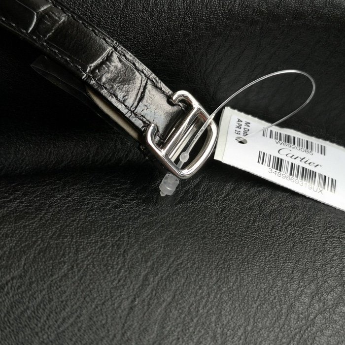 top-tier replica watch Cartier men's white dial blue balloon series leather strap watch clasp picture