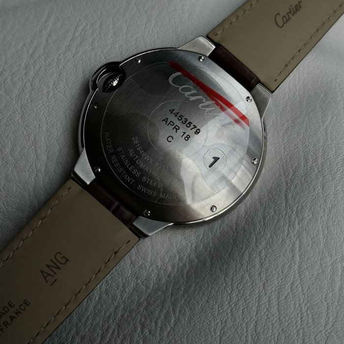 top-tier replica watch Cartier men's white dial blue balloon series leather strap watch back cover picture