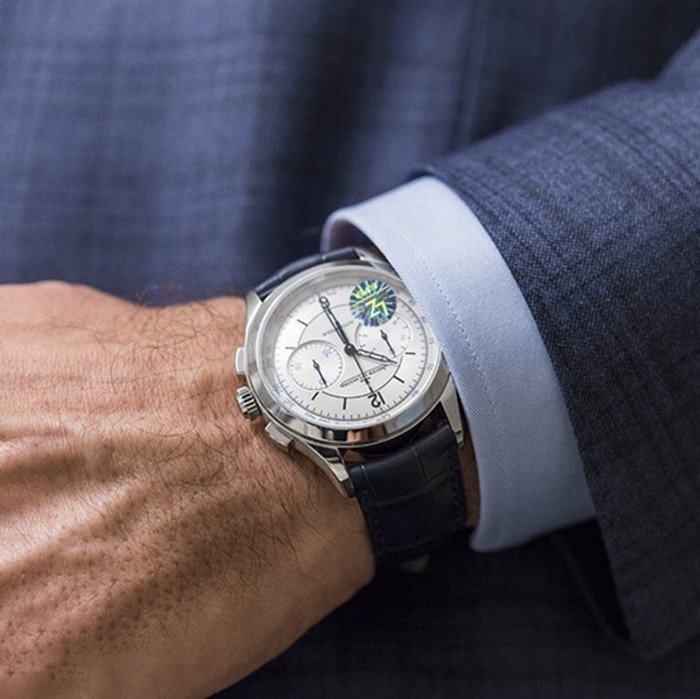 top-tier replica watch Jaeger-LeCoultre men's white dial master series fully automatic movementleather strap watch front view