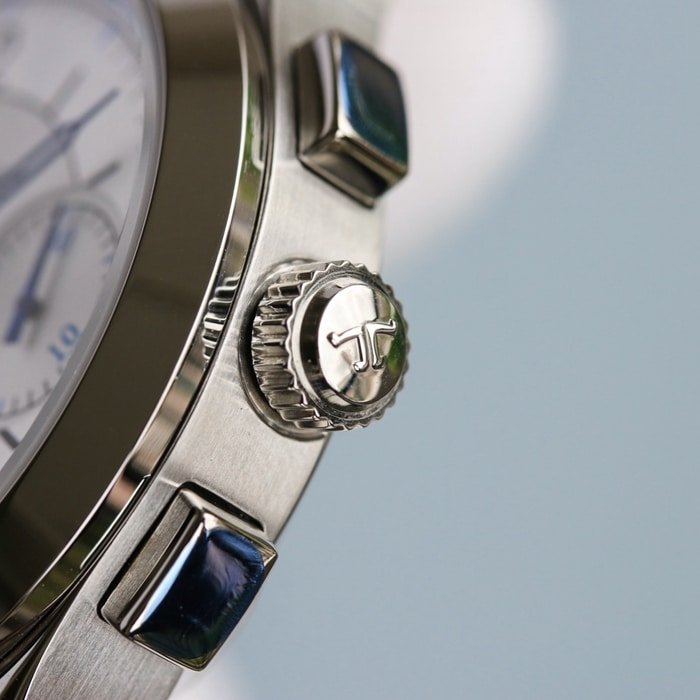 top-tier replica watch Jaeger-LeCoultre men's white dial master series fully automatic movementleather strap watch detail shots