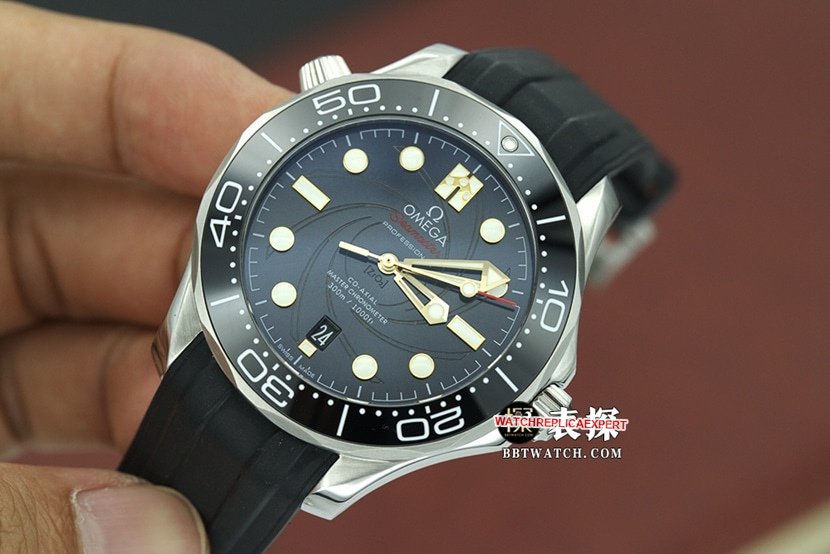 top-tier replica watch Omega men's blue dial Seamaster series watch front live photo