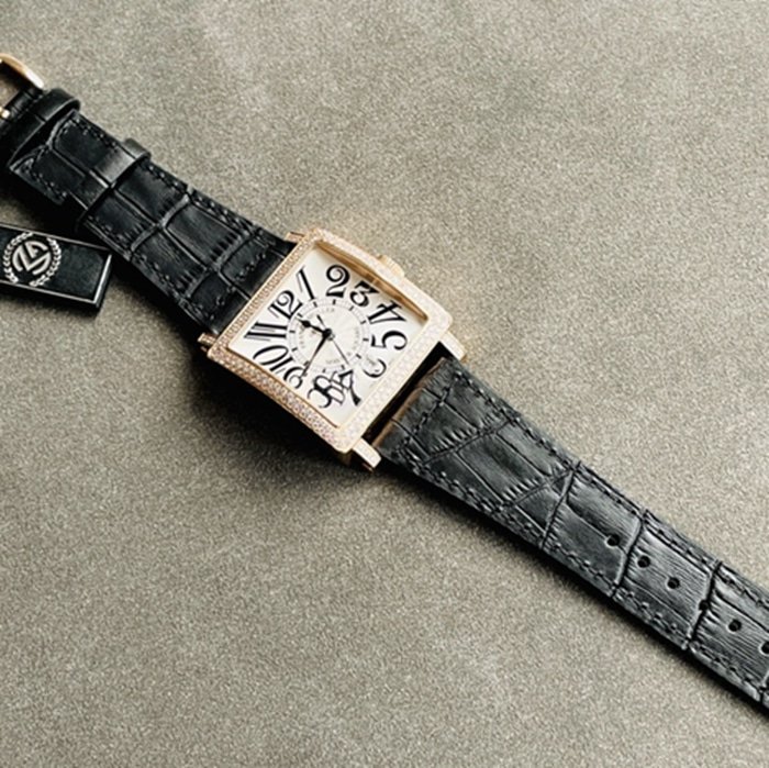 Top Replica Watches Frankmuller Men's Gold Plate Full Star Series Belt Watch Front View