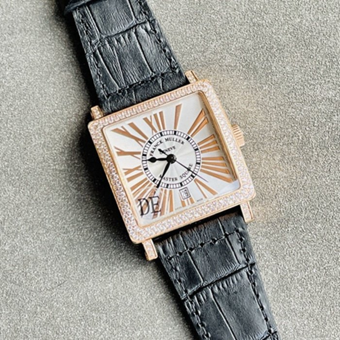 Top Replica Watches Frankmuller Men's Gold Plate Full Star Series Belt Watch Front View