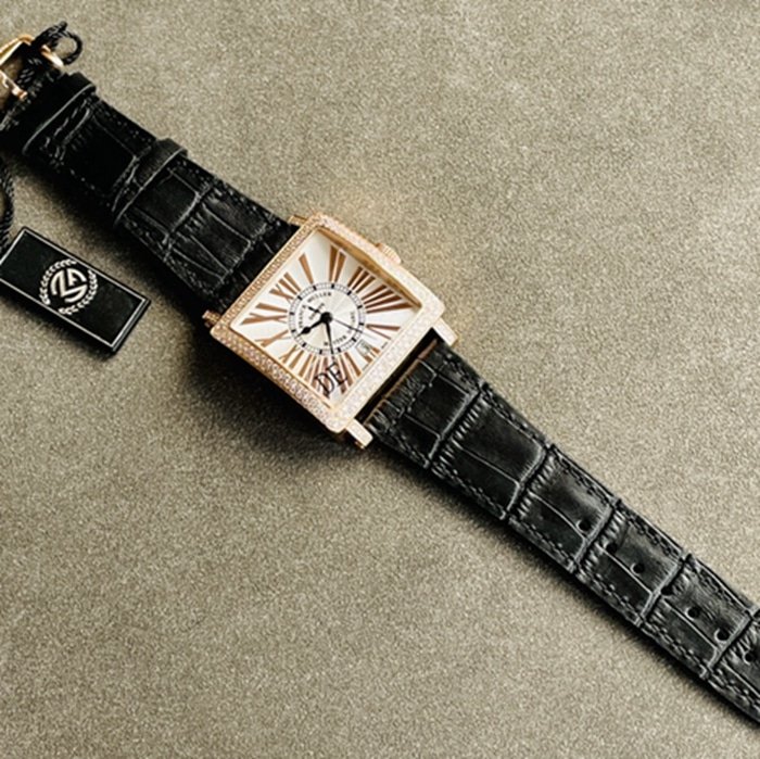 Top Replica Watches Frankmuller Men's Gold Plate Full Star Series Belt Watch Front View