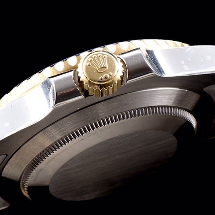 Top-tier replica watch Rolex men's blue dial Submariner series steel bracelet watch side view
