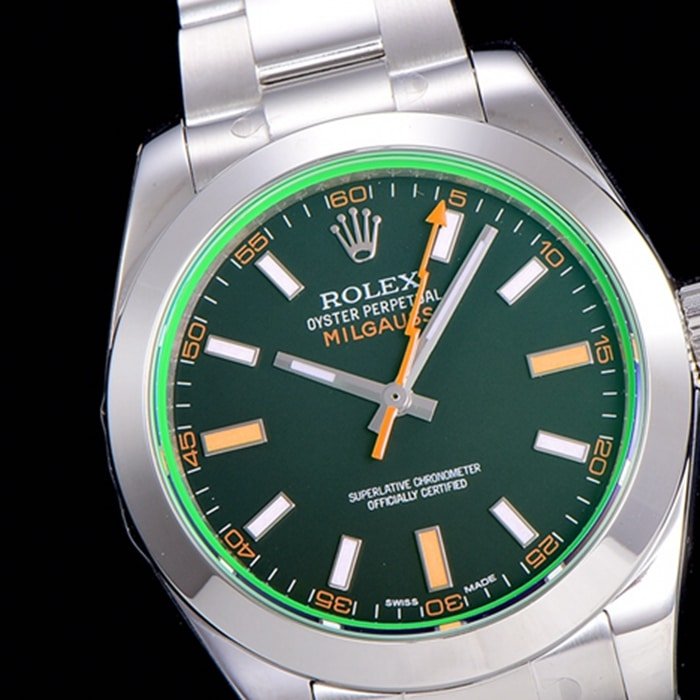 top-tier replica watch Rolex men's green dialsteel bracelet watch front view