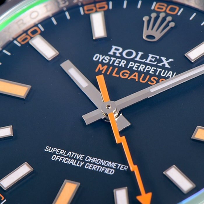 top-tier replica watch Rolex men's green dialsteel bracelet watch detail shots