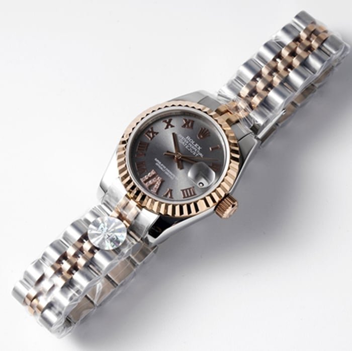 Top-tier replica watch Rolex women's gray plate Datejuststeel bracelet watch front view