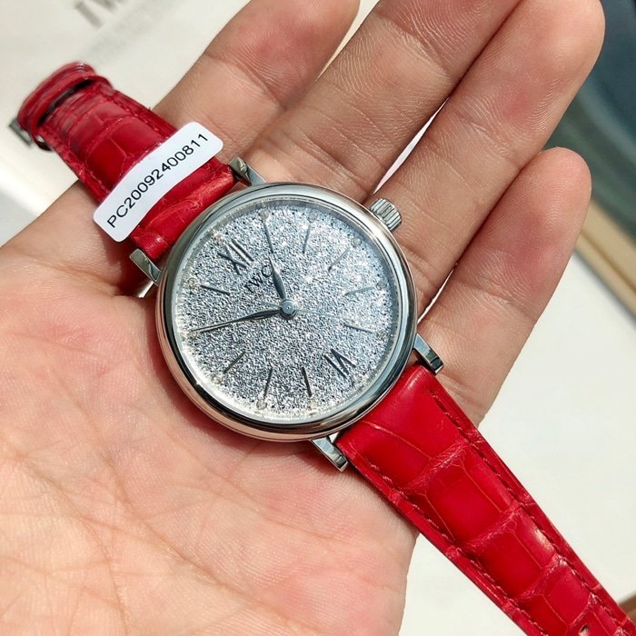 Relógio de cinto mecânico com mostrador branco IWC Portofino feminino universal – modelo Full Diamond K Gold 34 mm — luxury replica watch guide | Watch Replica Expert