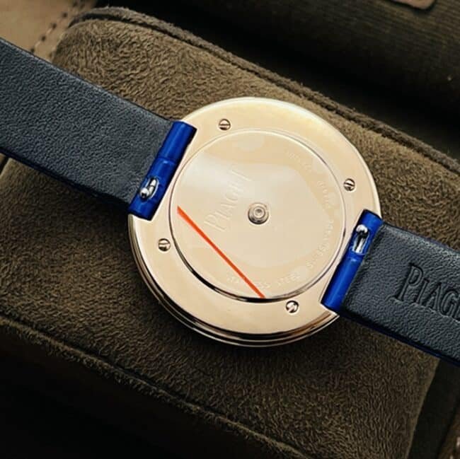 Top-tier replica watch countess model blue dial blue belt time series leather strap watch back cover picture