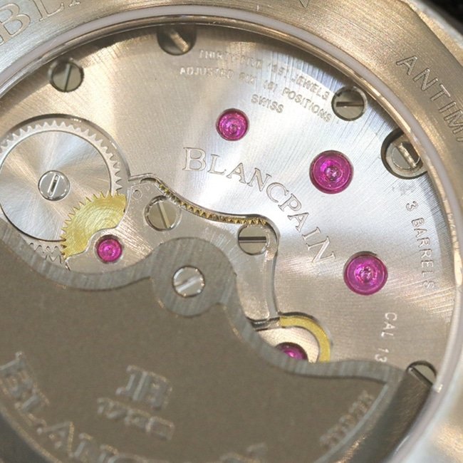 GF Factorytop-tier replica watch Blancpain fifty fathom series men's black dial black belt automatic movement watch detail shots