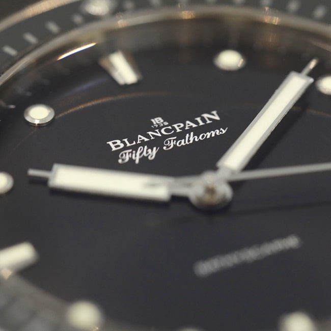 GF Factorytop-tier replica watch Blancpain fifty fathom series men's black dial black belt automatic movement watch detail shots
