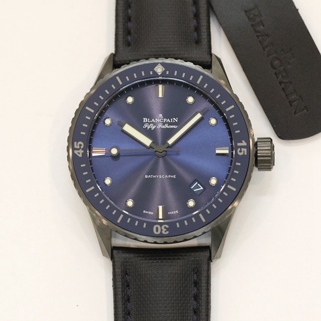 top-tier replica watch Blancpain men's blue dial nylon strap fifty fathom series watch front view