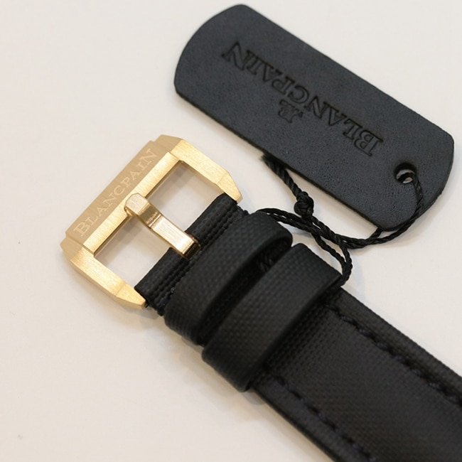 top-tier replica watch Blancpain men's blue dial nylon strap fifty fathom series clasp picture
