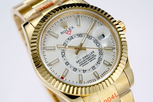 top-tier replica Rolex men's white dial gold belt Navigator series automatic movement watch front view