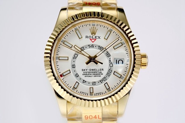 top-tier replica Rolex men's white dial gold belt Navigator series automatic movement watch front view