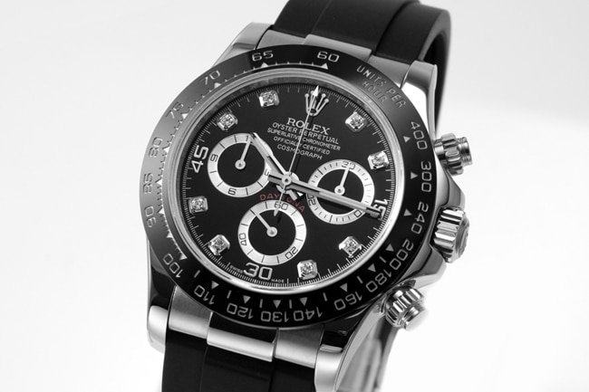 top-tier replicaRolex men's black dialrubber strap universe Daytona automatic movement watch front view