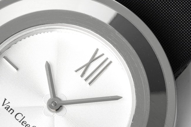 top-tier replica Van Cleef & Arpels women's white dial black belt quartzleather strap watch detail shots