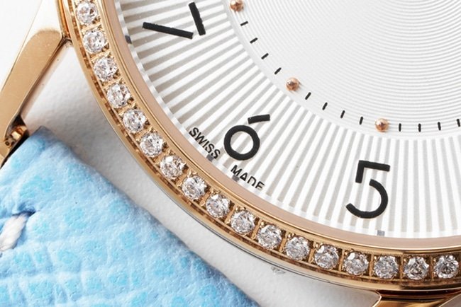 top-tier replica Hermes Slim d’Hermes women’s white dial blue belt quartzleather strap watch detail shots