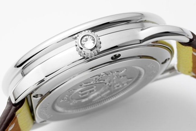 top-tier replica Hermès women's white dial yellow belt classic series quartzleather strap watch side view