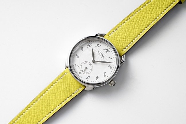 top-tier replica Hermès women's white dial yellow belt classic series quartzleather strap watch front view