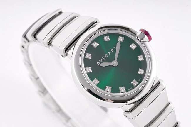 top-tier replicaBvlgari women's green dial18krose goldsteel braceletLVCEA series quartz watch front view