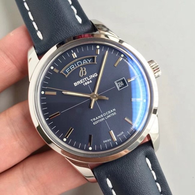 V7 factory top-tier replica Breitling 1:1 watch men's blue dial blue belt mechanical transoceanic series Day-Date type leather strap watch front view