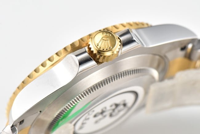 CLEAN FactoryRolextop-tierhigh-quality replica watch blue dial gold belt v4 latest version 18k mechanical watch side view