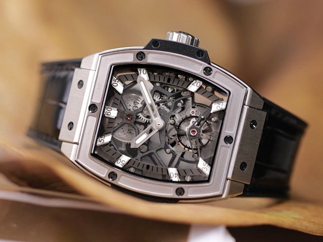 Hublot high-quality replica watch men's black dial black belt manual winding tourbillonMASTERPIECE series mechanical leather strap watch front view