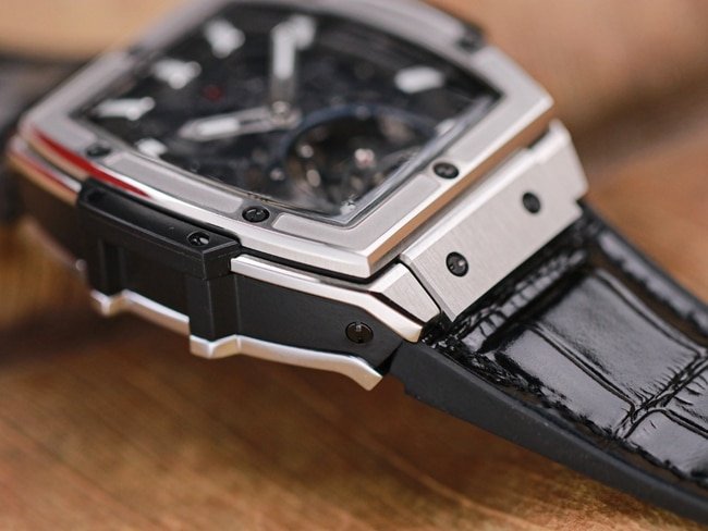 Hublot high-quality replica watch men's black dial black belt manual winding tourbillonMASTERPIECE series mechanical leather strap watch detail shots