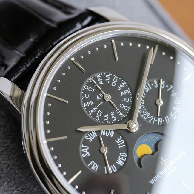 TW factory top-tier replica Vacheron Constantinreplica watch men's white dial black belt mechanical leather strap heritage series perpetual calendar multi-function watch detail shots