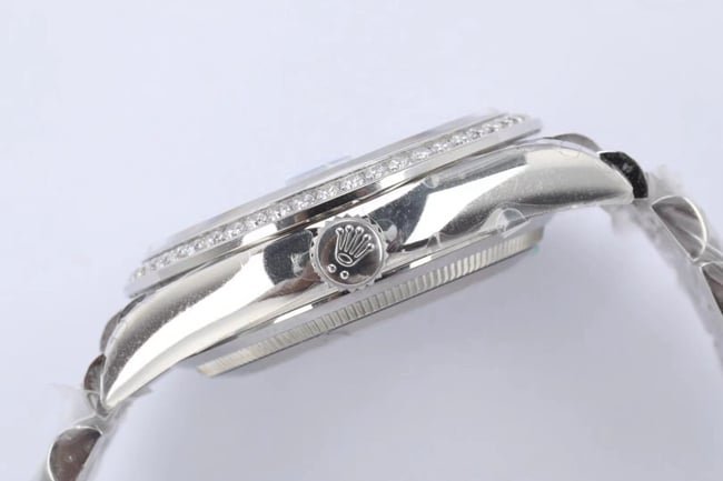 EW Factorytop-tier replicaRolexhigh-quality replica watch men's white dialsteel braceletDatejust series automatic movement watch side view