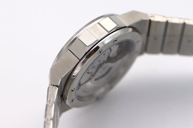 Chopardreplica watch men's white dialsteel bracelet Alpine Eagle ALPINE EAGLE series automatic movement watch side view