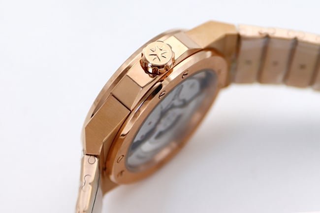 top-tier replicaChopardhigh-quality replica watch men's blue dial gold steel braceletALPINE EAGLE series 41 mm automatic movement watch side view