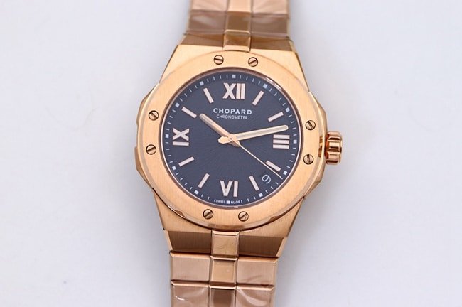 Chopard ALPINE EAGLE Serie, 41 mm, blaues Zifferblatt, goldfarbenes Stahlarmband, automatische mechanische Herrenuhr – feine Super-Klonimitation — detailed review and buying guide | Watch Replica Expert