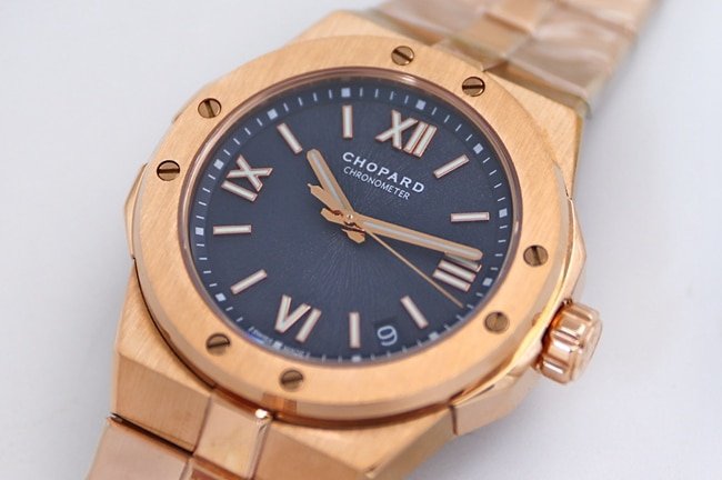 top-tier replicaChopardhigh-quality replica watch men's blue dial gold steel braceletALPINE EAGLE series 41mm automatic movement watch front view
