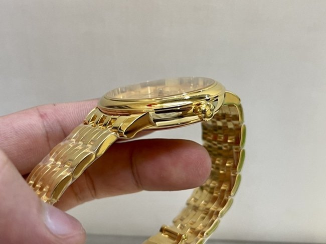 top-tier replica watch Omega men's gold plate gold steel bracelet Diefei series 41mm natural real diamond mechanical watch side view