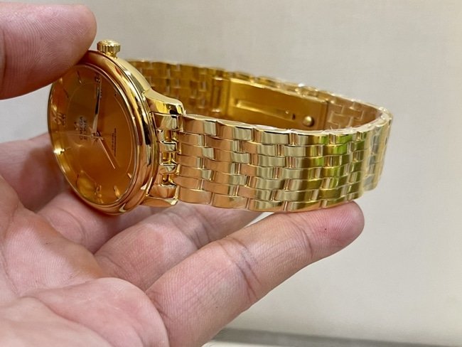 top-tier replica watch Omega men's gold plate gold steel bracelet Die Fei series 41mm natural real diamond mechanical watch clasp picture