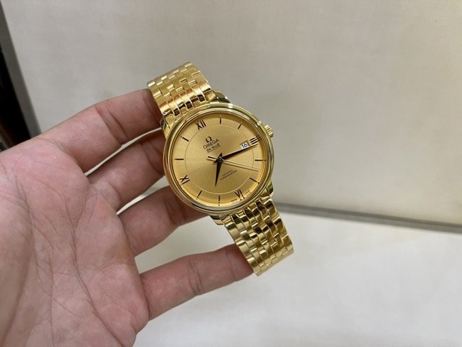 top-tier replica watch Omega men's gold plate gold steel bracelet Die Fei series 41mm natural real diamond mechanical watch front view