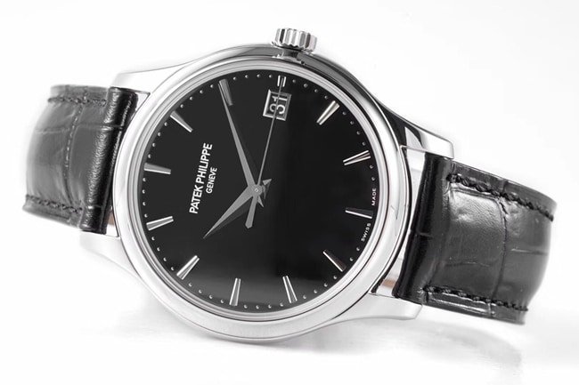 ZF Factorytop-tier replica watch Patek Philippe men's black dial black belt classic series V3 version mechanical leather strap watch front view