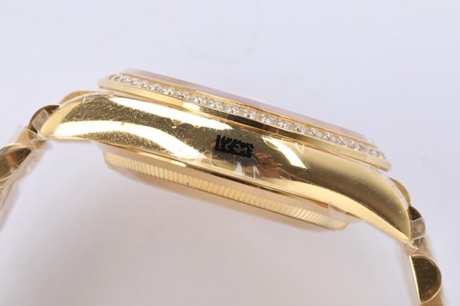 EWtop-tier replica watch Rolex men's gold plate gold band automatic movementday displayDatejust watch side view
